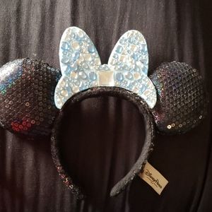 Minnie mouse ears